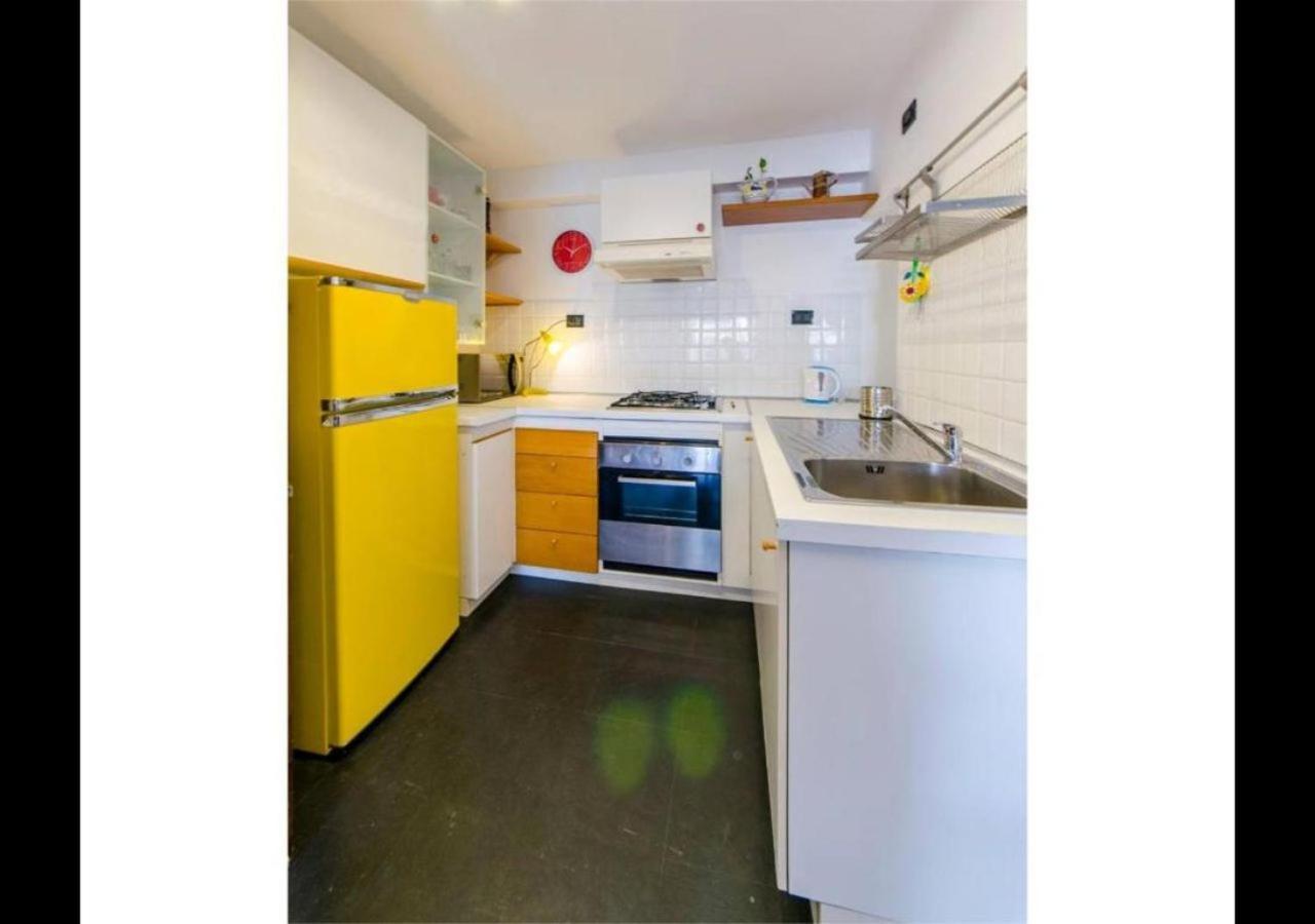 Joivy Colorful Flat For 5 Close To Piazza De Ferrari Genoa Exterior photo